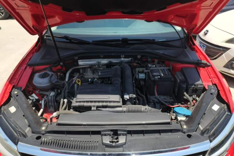 Used Volkswagen Lamando 2018 280TSI DSG Comfort Edition Engine Bay