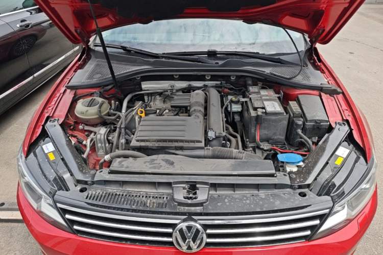 Used Volkswagen Lamando 2018 280TSI DSG Luxury Edition Engine Bay