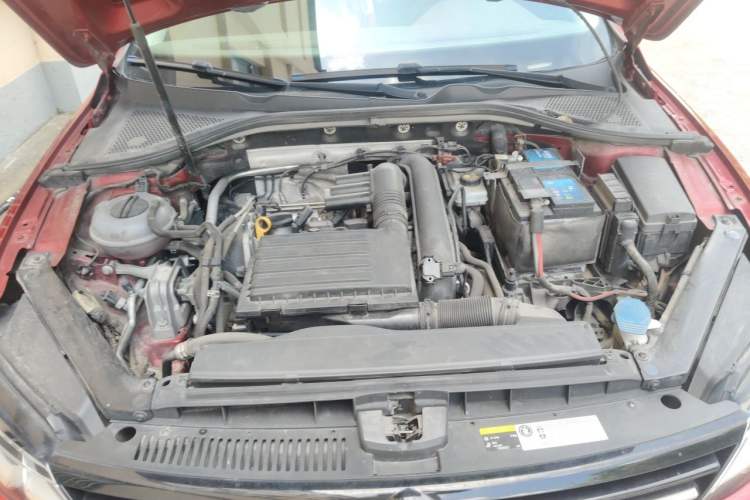 Used Volkswagen Lamando 2018 280TSI DSG Comfort Edition Engine Bay