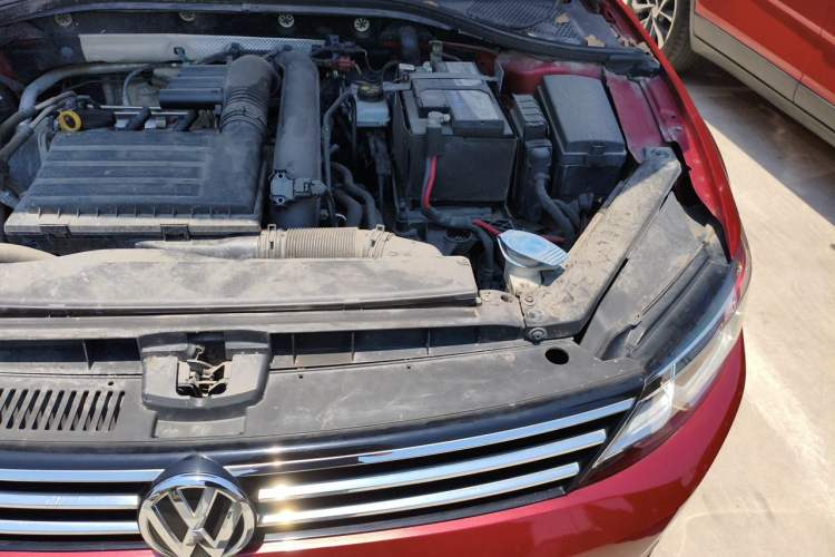Used Volkswagen Lamando 2018 280TSI DSG Comfort Edition Engine Bay Left