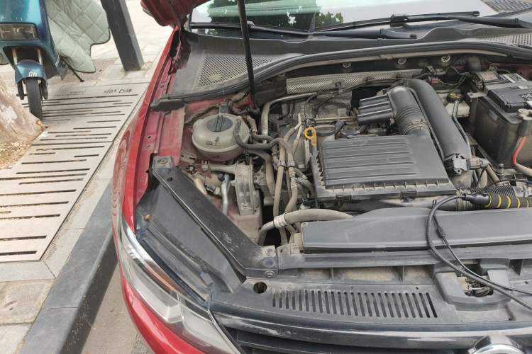 Used Volkswagen Lamando 2018 280TSI DSG Comfort Edition Engine Bay Right