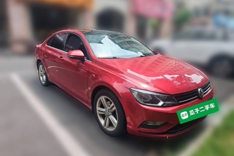 Used Volkswagen Lamando 2018 280TSI DSG Comfort Edition Front Right 45 Deg