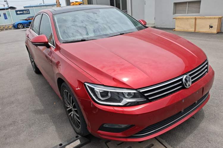 Used Volkswagen Lamando 2018 280TSI DSG Luxury Edition Front Right 45 Deg