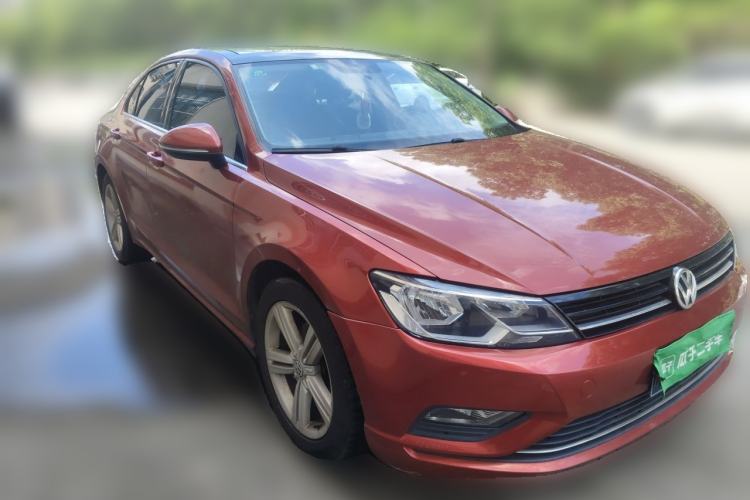 Used Volkswagen Lamando 2018 280TSI DSG Comfort Edition Front Right 45 Deg