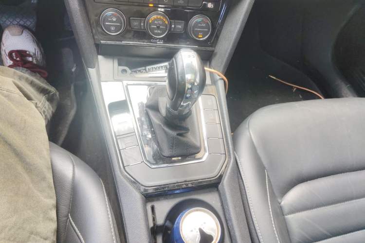 Used Volkswagen Lamando 2018 280TSI DSG Comfort Edition Gear Lever
