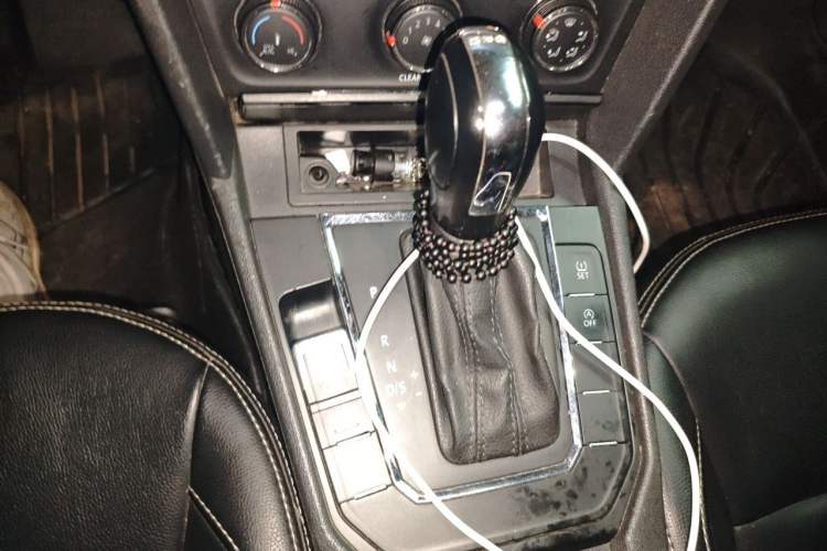 Used Volkswagen Lamando 2018 230TSI DSG Fashion Edition Gear Lever