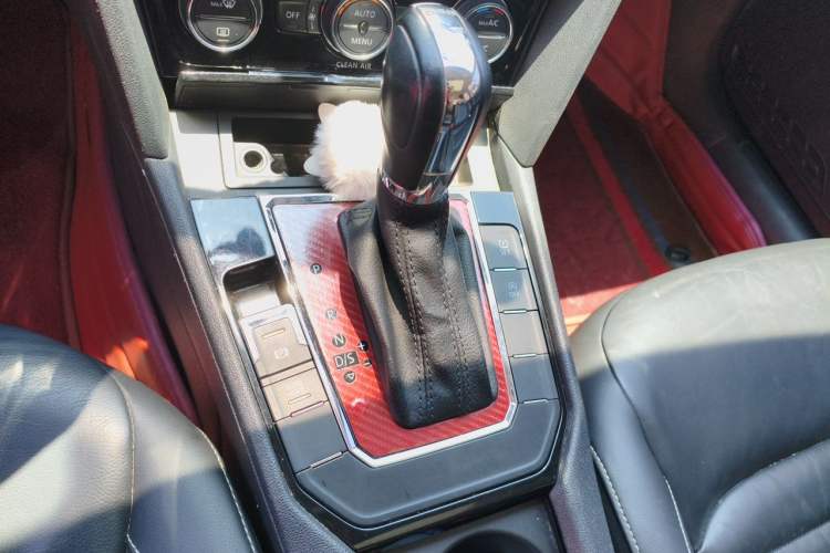 Used Volkswagen Lamando 2018 280TSI DSG Comfort Edition Gear Lever