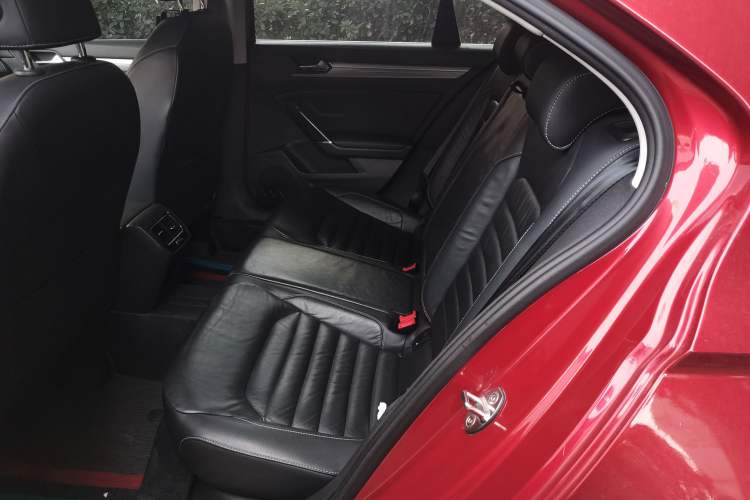 Used Volkswagen Lamando 2018 280TSI DSG Comfort Edition Left Rear Seat