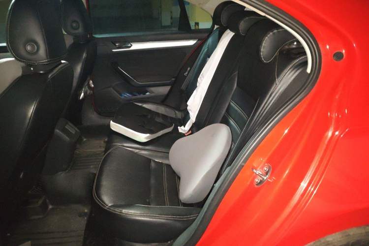 Used Volkswagen Lamando 2018 230TSI DSG Fashion Edition Left Rear Seat