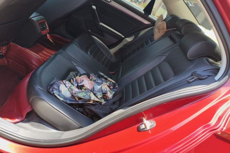 Used Volkswagen Lamando 2018 280TSI DSG Comfort Edition Left Rear Seat