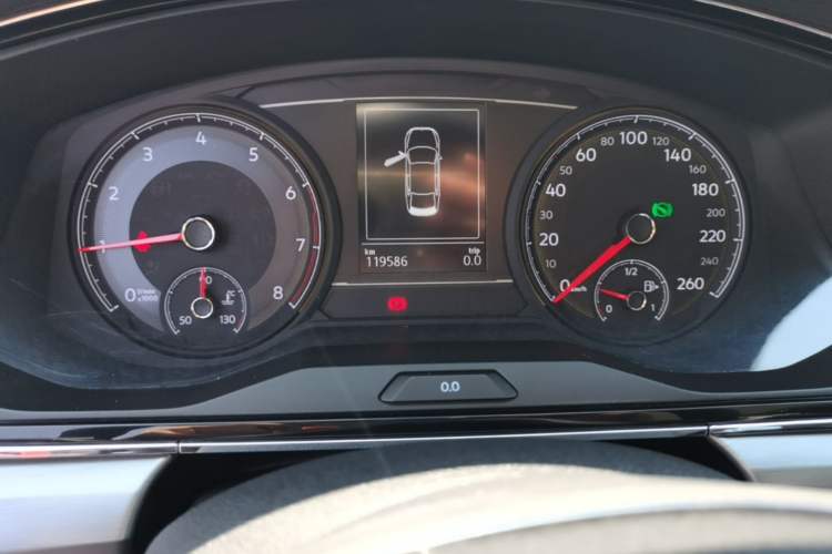 Used Volkswagen Lamando 2018 280TSI DSG Comfort Edition Odometer Close Up