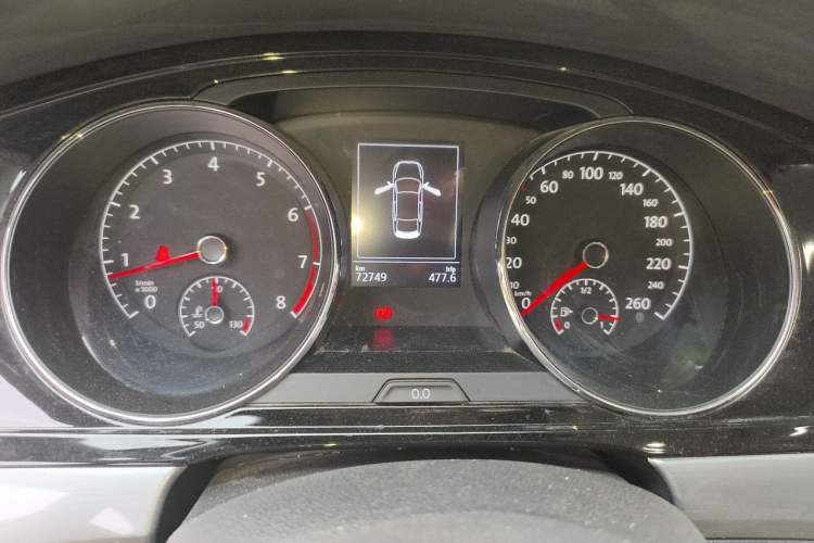 Used Volkswagen Lamando 2018 280TSI DSG Comfort Edition Odometer Close Up