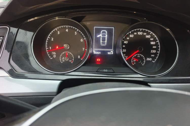 Used Volkswagen Lamando 2018 280TSI DSG Comfort Edition Odometer Close Up