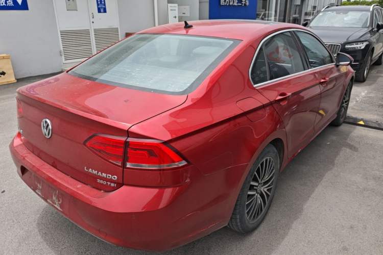 Used Volkswagen Lamando 2018 280TSI DSG Luxury Edition Rear Right 45 Deg