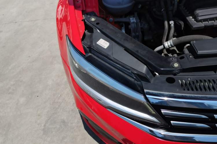 Used Volkswagen Lamando 2018 280TSI DSG Comfort Edition Right Front Headlight