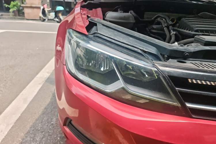 Used Volkswagen Lamando 2018 280TSI DSG Comfort Edition Right Front Headlight