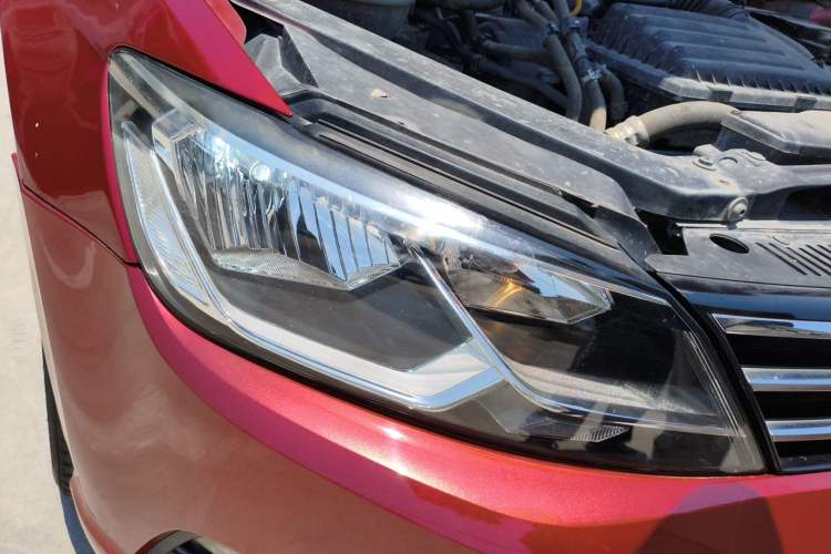 Used Volkswagen Lamando 2018 280TSI DSG Comfort Edition Right Front Headlight