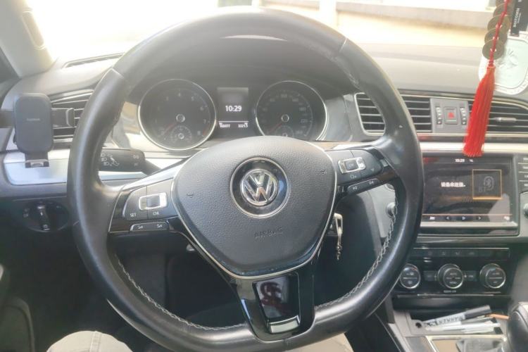 Used Volkswagen Lamando 2018 280TSI DSG Comfort Edition Steering Wheel
