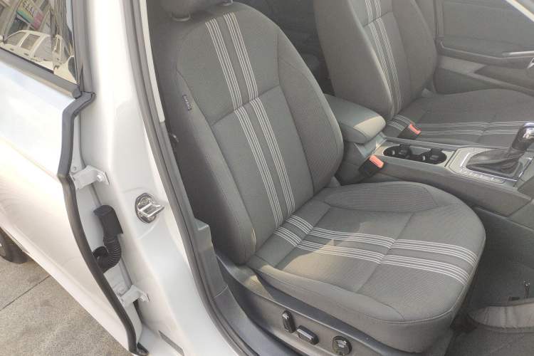 Used Volkswagen Lamando 2018 230TSI DSG Fashion Edition Right Front Seat