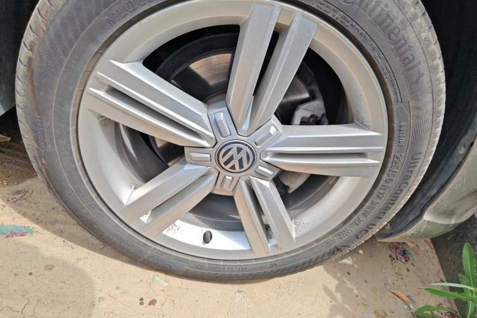 Used Volkswagen Lamando 2018 280TSI DSG Comfort Edition Right Front Wheel Hub