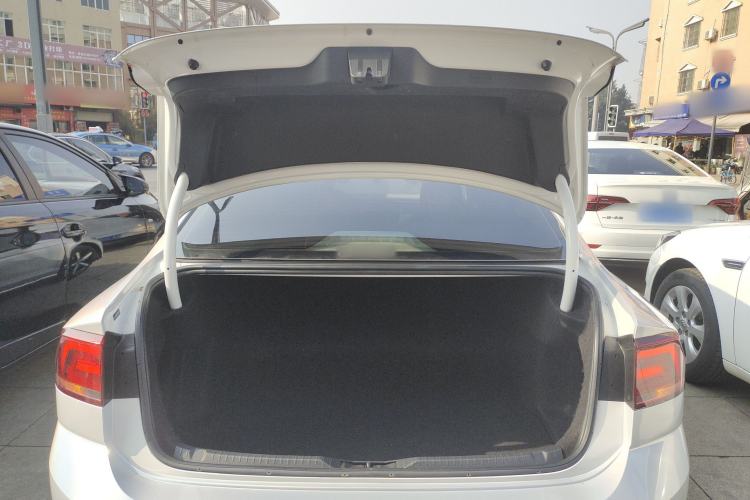Used Volkswagen Lamando 2018 230TSI DSG Fashion Edition Trunk