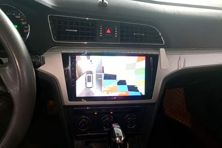 Used Volkswagen Lamando 2018 230TSI DSG Fashion Edition Audio And AC Panel