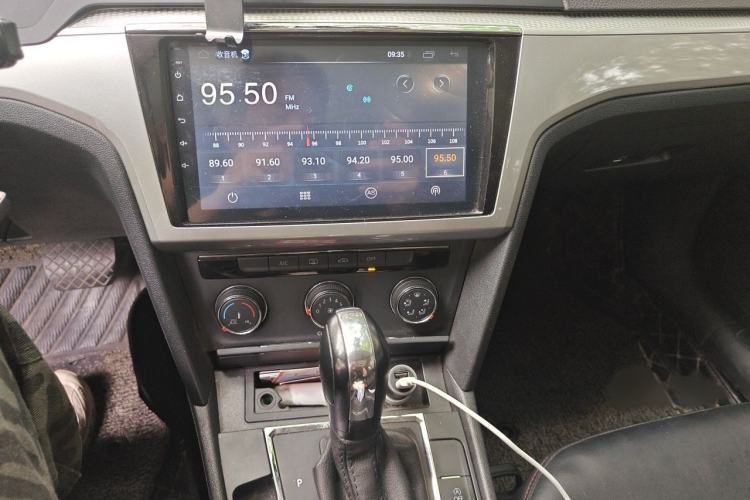 Used Volkswagen Lamando 2018 230TSI DSG Fashion Edition Audio And AC Panel