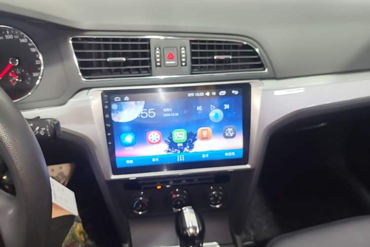 Used Volkswagen Lamando 2018 230TSI DSG Fashion Edition Audio And AC Panel