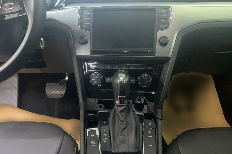 Used Volkswagen Lamando 2018 280TSI DSG Comfort Edition Audio And AC Panel