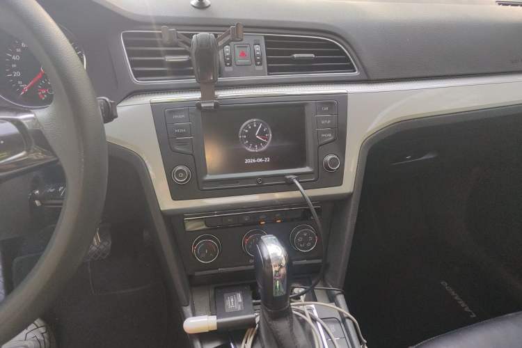 Used Volkswagen Lamando 2018 230TSI DSG Fashion Edition Audio And AC Panel