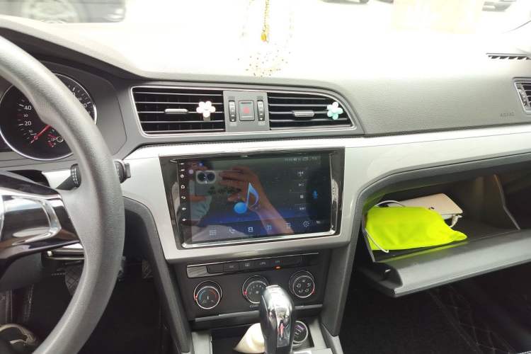Used Volkswagen Lamando 2018 230TSI DSG Fashion Edition Audio And AC Panel
