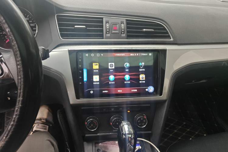 Used Volkswagen Lamando 2018 230TSI DSG Fashion Edition Audio And AC Panel