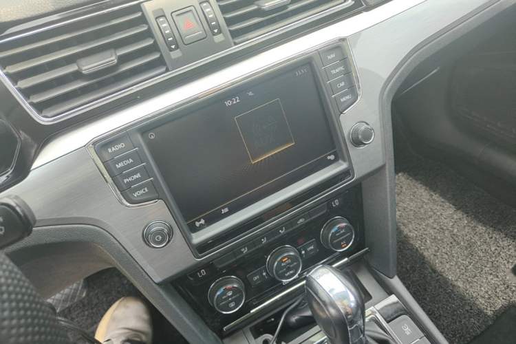 Used Volkswagen Lamando 2018 280TSI DSG Comfort Edition Audio And AC Panel