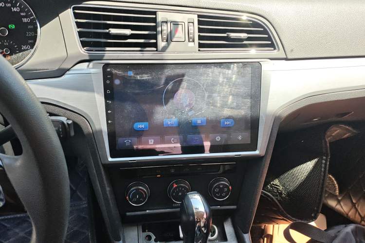 Used Volkswagen Lamando 2018 230TSI DSG Fashion Edition Audio And AC Panel