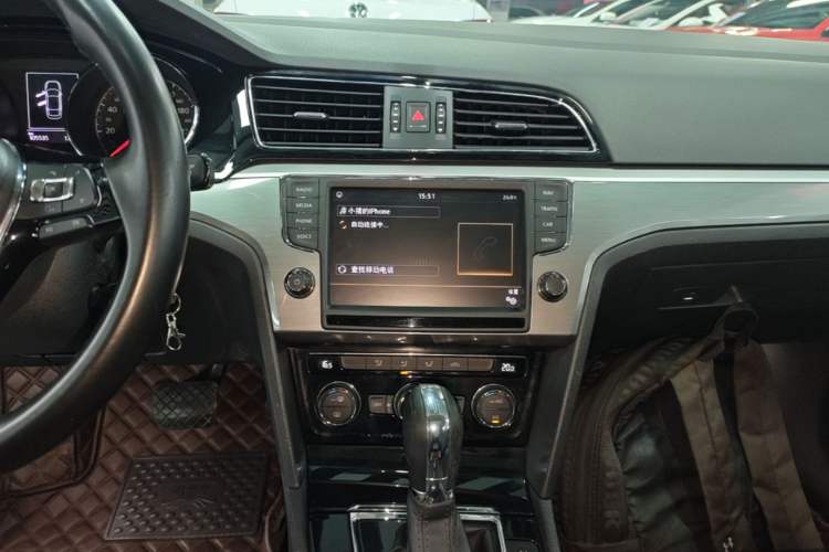 Used Volkswagen Lamando 2018 280TSI DSG Comfort Edition Audio And AC Panel
