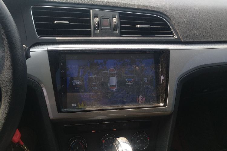 Used Volkswagen Lamando 2018 230TSI DSG Fashion Edition Audio And AC Panel