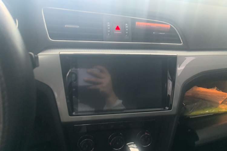 Used Volkswagen Lamando 2018 230TSI DSG Fashion Edition Audio And AC Panel