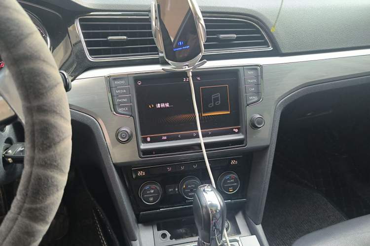 Used Volkswagen Lamando 2018 280TSI DSG Comfort Edition Audio And AC Panel