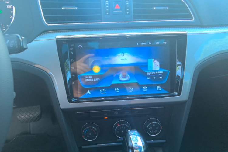 Used Volkswagen Lamando 2018 230TSI DSG Fashion Edition Audio And AC Panel