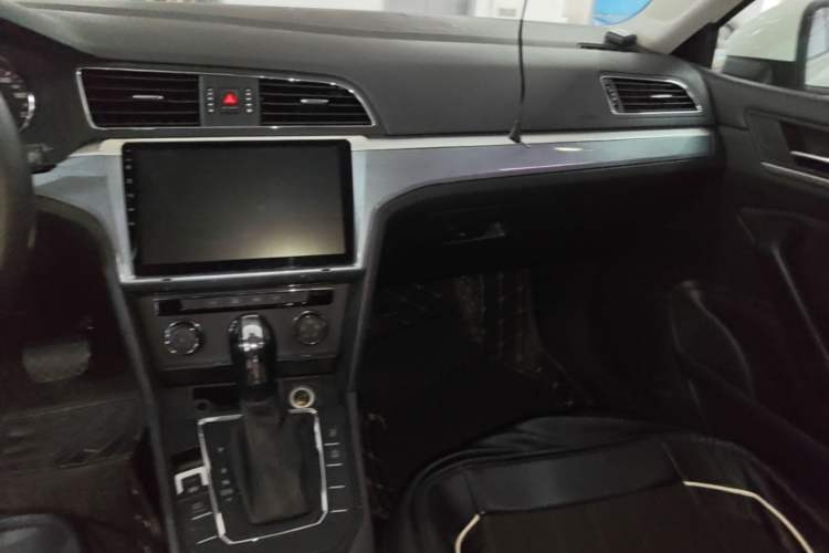 Used Volkswagen Lamando 2018 230TSI DSG Fashion Edition Audio And AC Panel