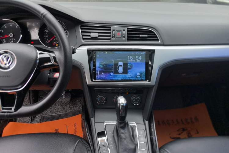 Used Volkswagen Lamando 2018 230TSI DSG Fashion Edition Audio And AC Panel