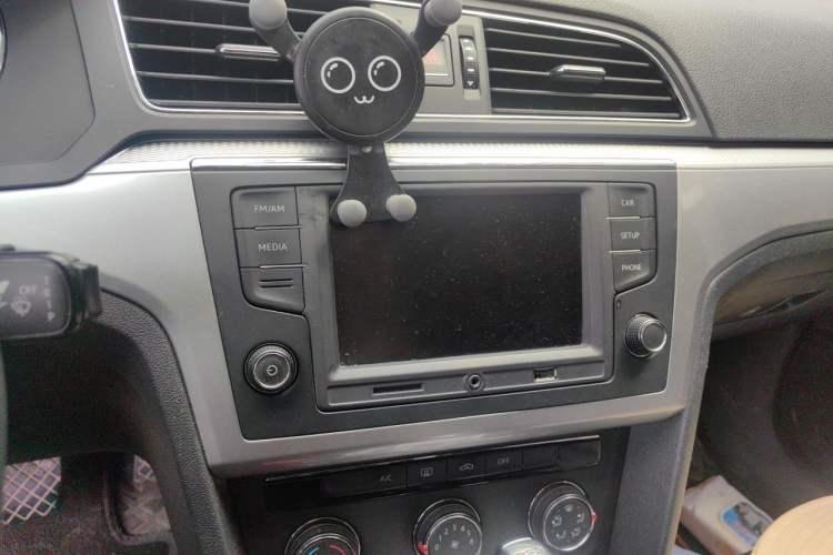 Used Volkswagen Lamando 2018 230TSI DSG Fashion Edition Audio And AC Panel