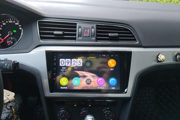 Used Volkswagen Lamando 2018 230TSI DSG Fashion Edition Audio And AC Panel