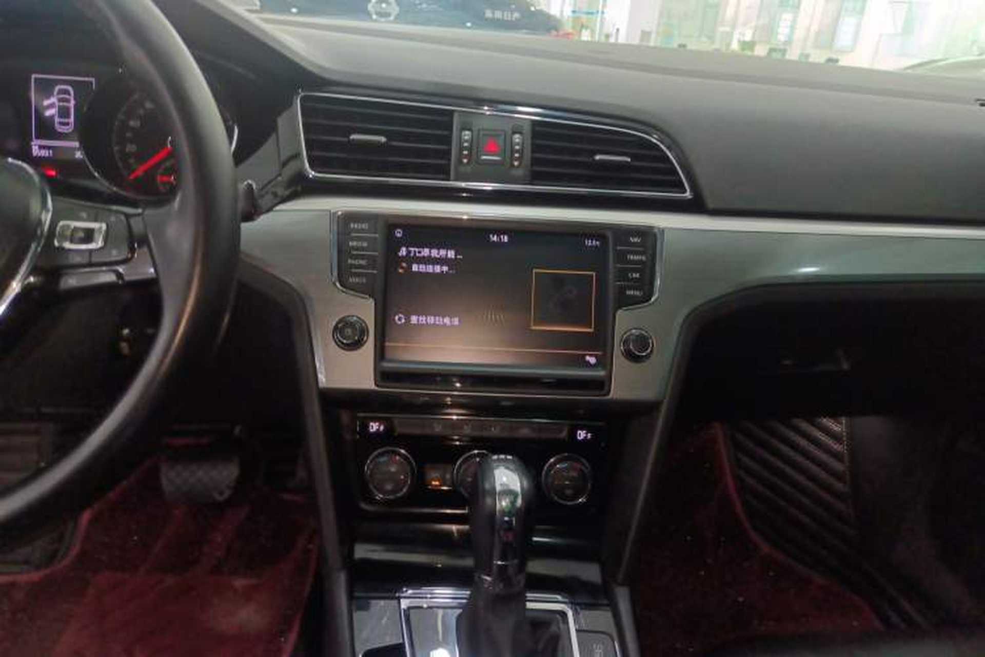 Used Volkswagen Lamando 2018 280TSI DSG Comfort Edition Audio And AC Panel