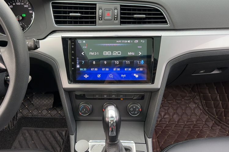 Used Volkswagen Lamando 2018 230TSI DSG Fashion Edition Audio And AC Panel