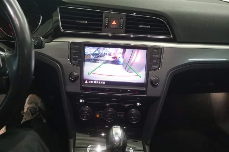 Used Volkswagen Lamando 2018 280TSI DSG Comfort Edition Audio And AC Panel