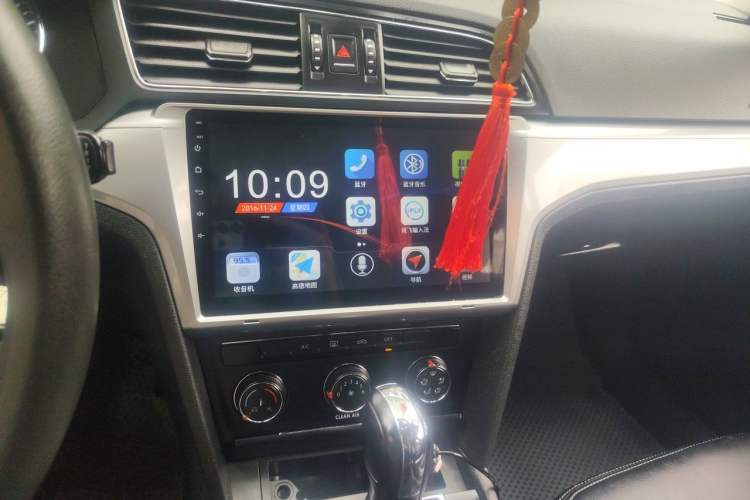 Used Volkswagen Lamando 2018 230TSI DSG Fashion Edition Audio And AC Panel
