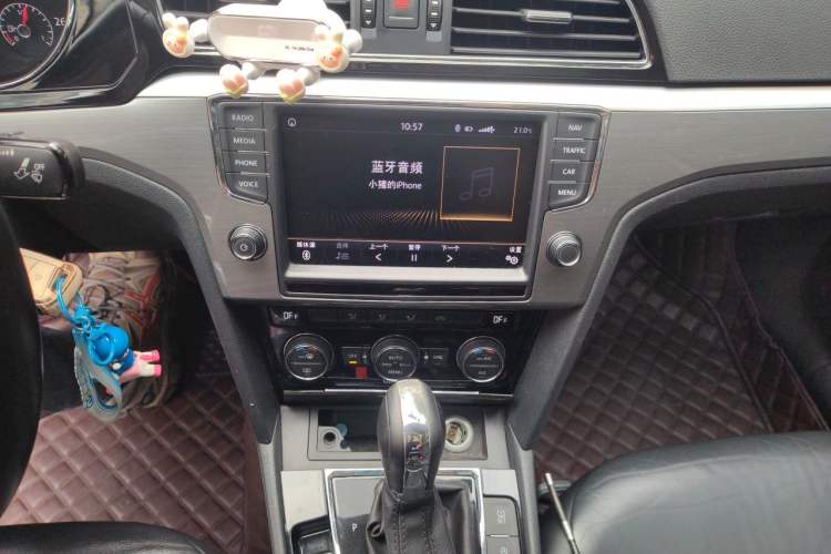 Used Volkswagen Lamando 2018 280TSI DSG Comfort Edition Audio And AC Panel