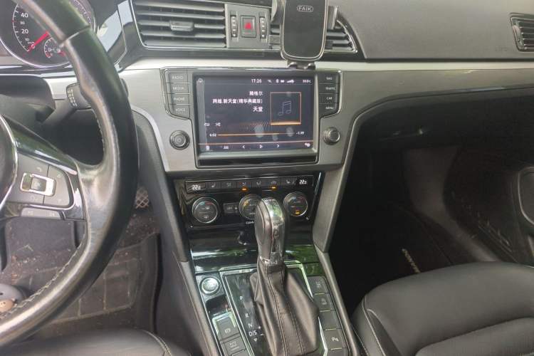 Used Volkswagen Lamando 2018 280TSI DSG Luxury Edition Audio And AC Panel