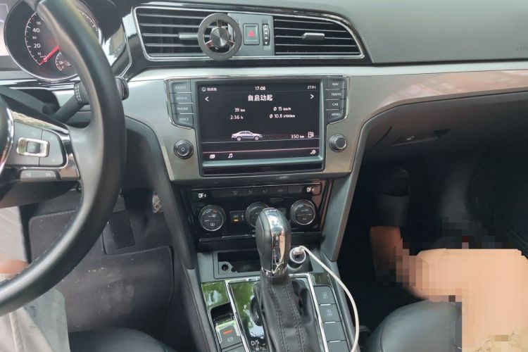 Used Volkswagen Lamando 2018 280TSI DSG Comfort Edition Audio And AC Panel